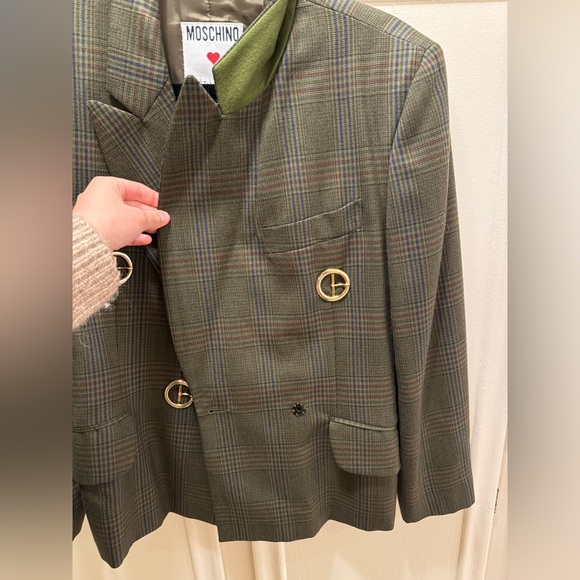 Moschino Vintage 1990’s Blazer with Peaked Lapels and Structured Shoulders - Picture 12 of 16